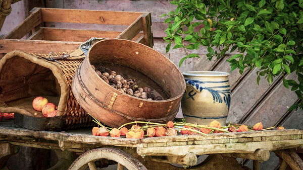 Deluxe Rustic Decor Mystery Gift Box