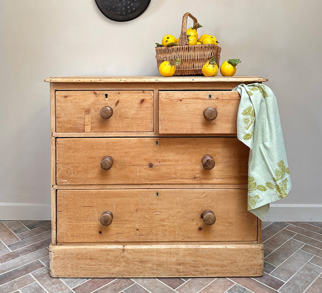 antique &amp; vintage furniture