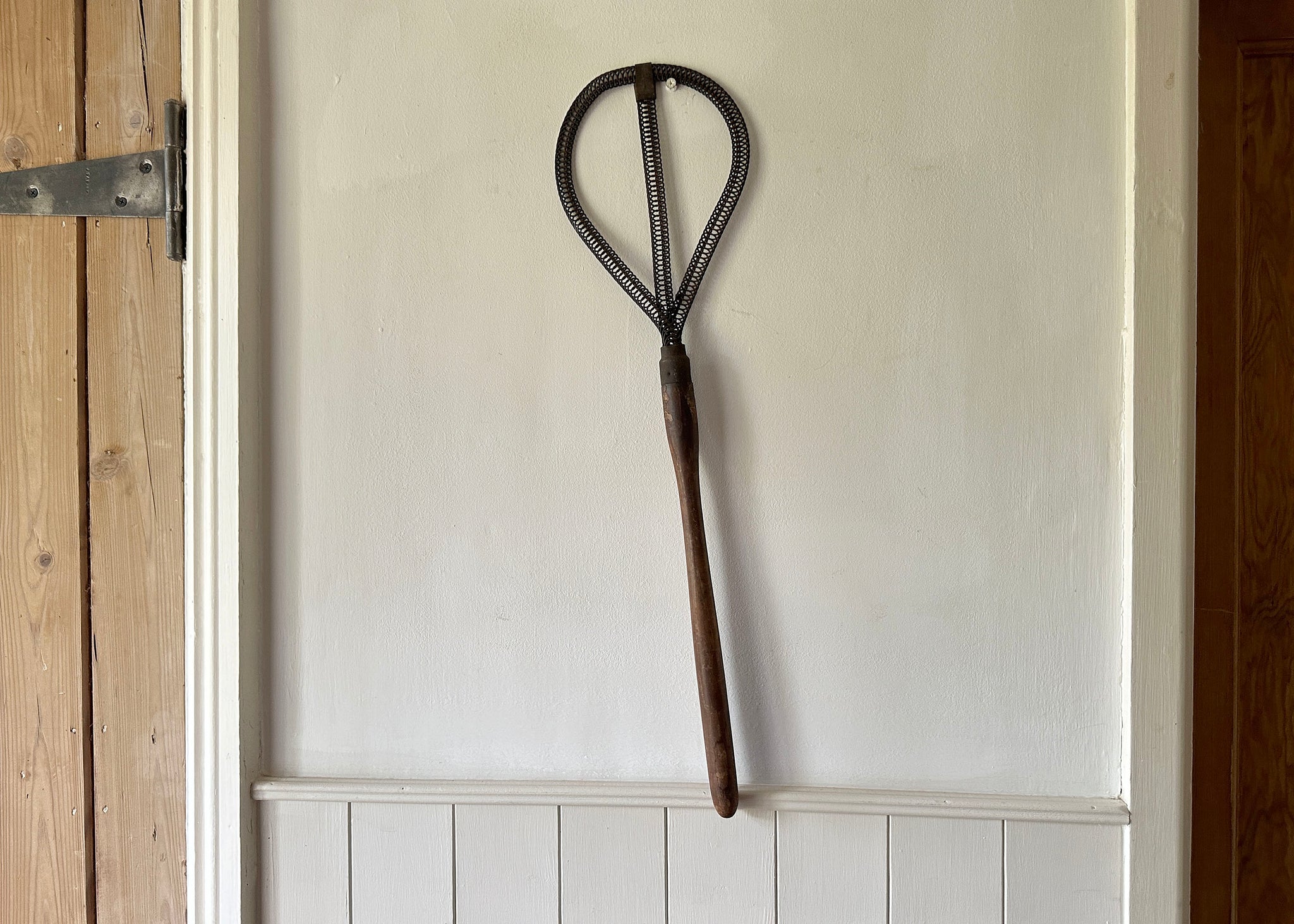 Looped Wire Carpet Beater