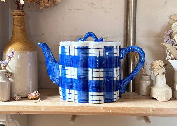 Blue Gingham Scalloped Tea Pot