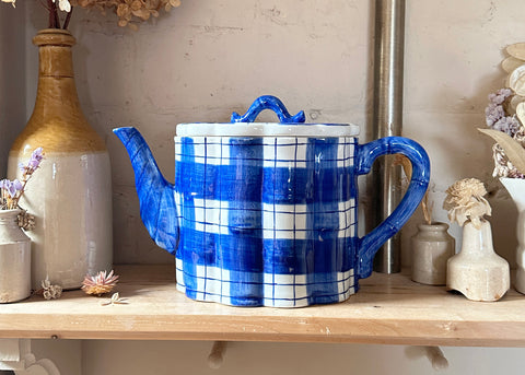 Blue Gingham Scalloped Tea Pot