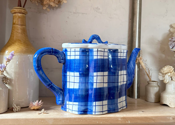 Blue Gingham Scalloped Tea Pot