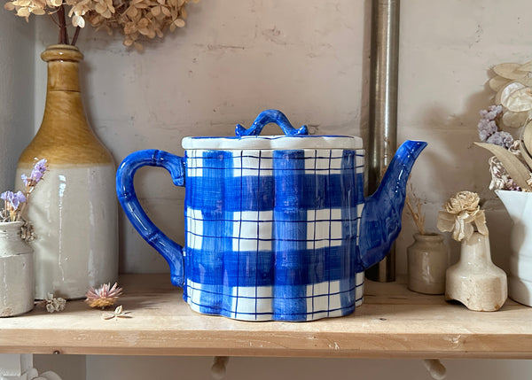 Blue Gingham Scalloped Tea Pot
