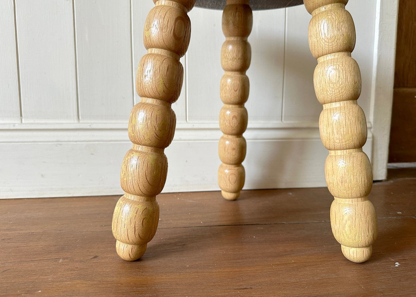 Bobbin Leg Milk Stool