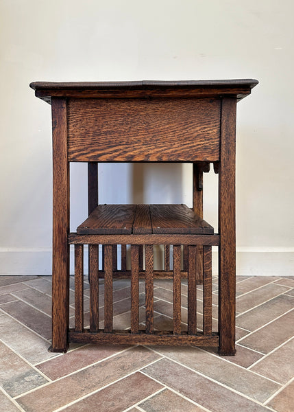 Arts & Crafts Oak Table